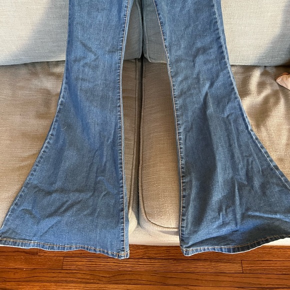 Womens Small High-Waisted Flare Jeans - Picture 3 of 6